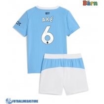 Fotballdrakt Barn Manchester City Nathan Ake #6 Hjemmedraktsett 2025-26 Kortermet (+ Korte bukser)